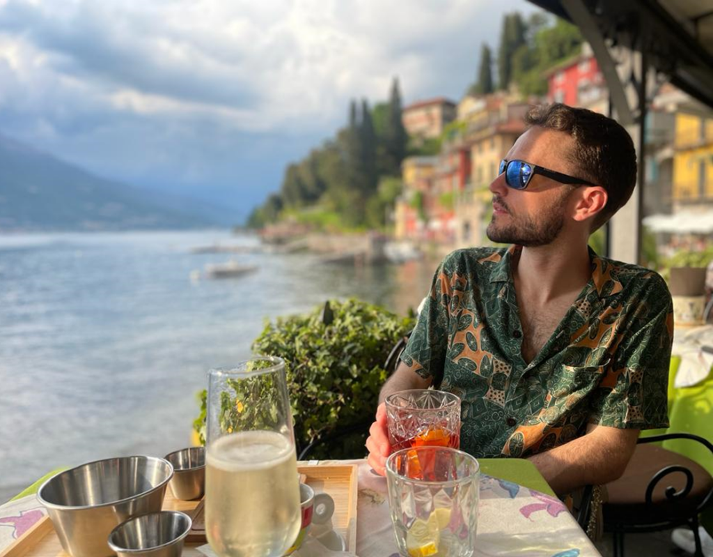 Stuart Adamson having an aperitivo in Lake Como