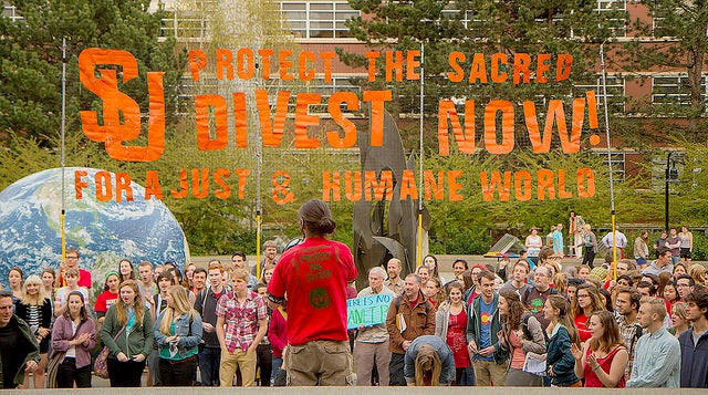 Sustainable Student Action (SSA) at a divestment rally in the Seattle University Quad. (image credit Backbone Campaign)