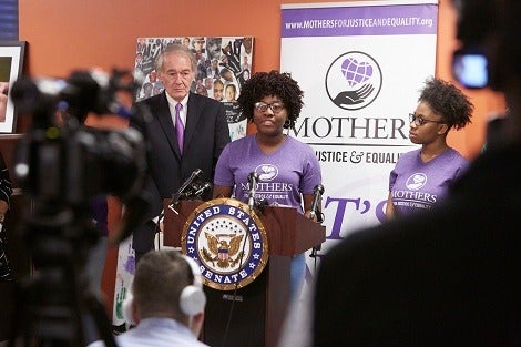 At gun violence press conference, students, mothers call for action