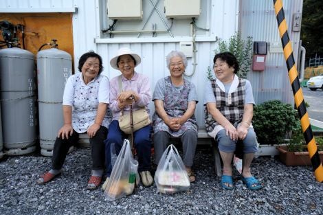 Elderly-Japanese-women