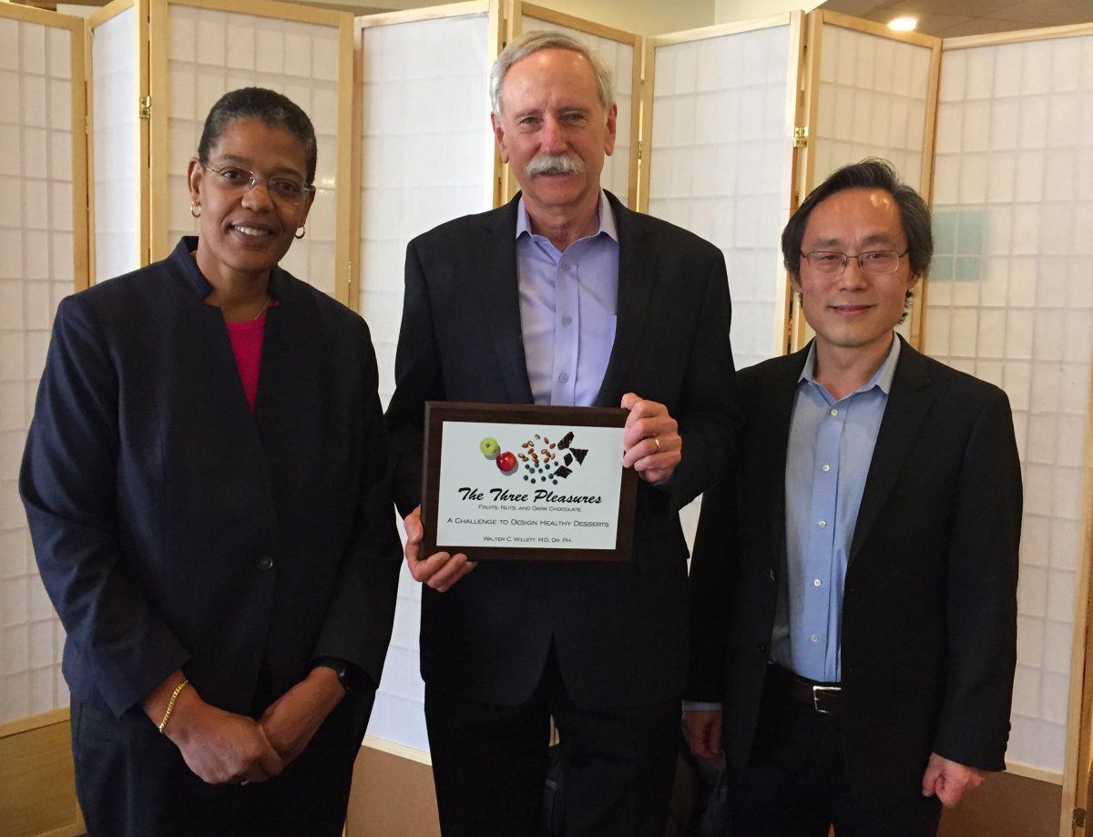 Department welcomes Chairman Frank Hu, honors predecessor Walter Willett