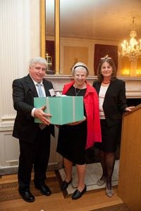 David Canning and Lisa Berkman present Sissela Bok with a gift from Tiffany